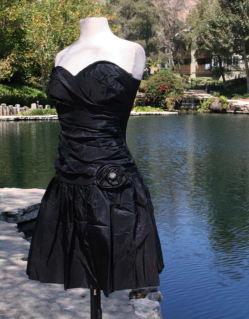Black Strapless With Side Hip Bow With Diamond